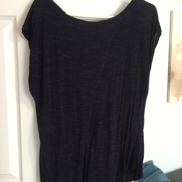 Aritzia scoop neck open back shirt - Picture 3 of 4